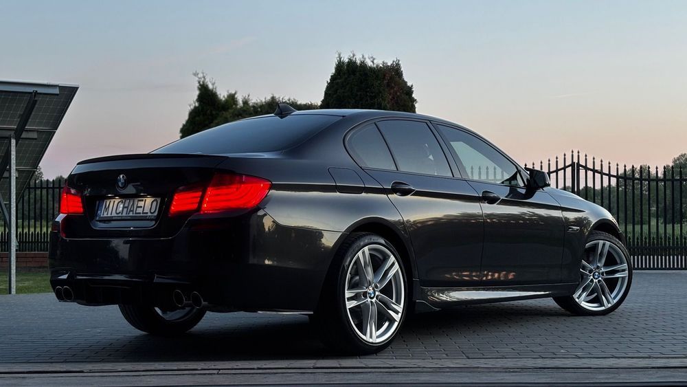 BMW Seria 5 BMW F10 550i V8
