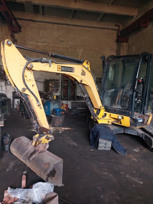 Продам мініекскаватор JCB 8030