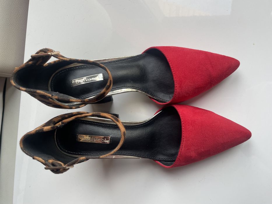 Eleganckie czółenka na skupku