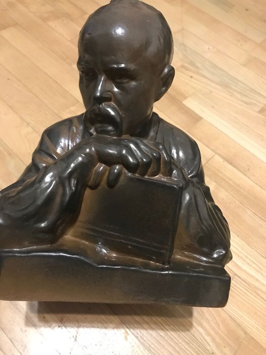 Бюст Тараса Шевченка