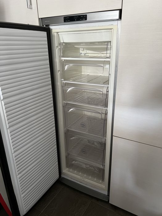 Arca vertical Whirlpool