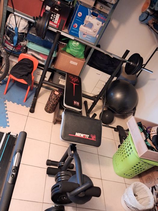 Banco de musculação / fitness  para vários exercícios como supino, biceps e extensão de perna