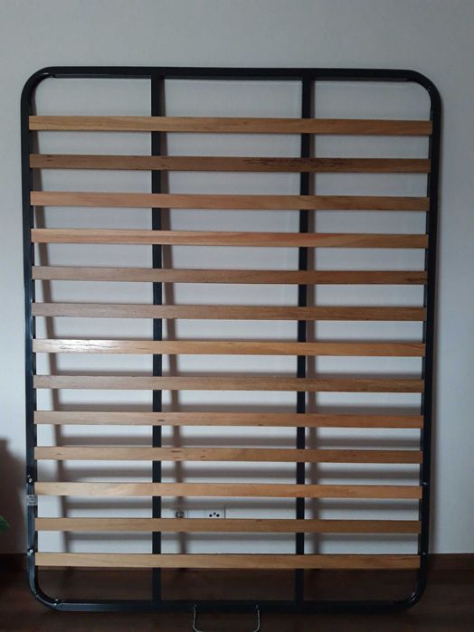 Cama estofada + estrado