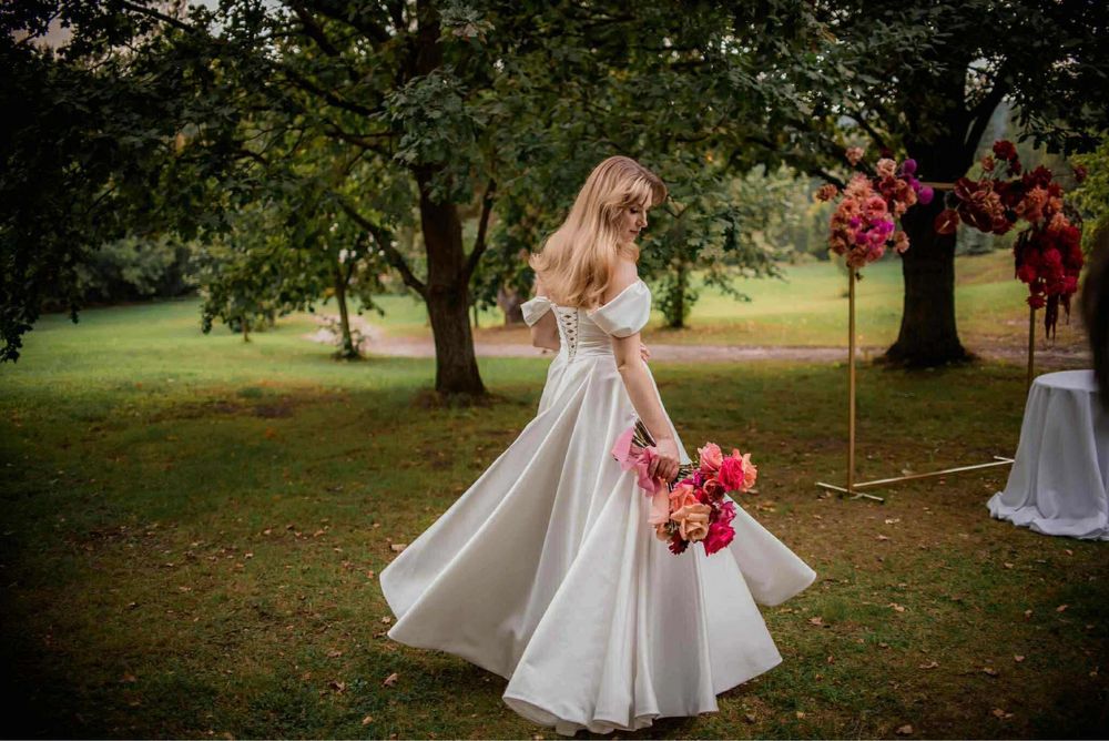 Gładka klasyczna suknia ślubna 175 M