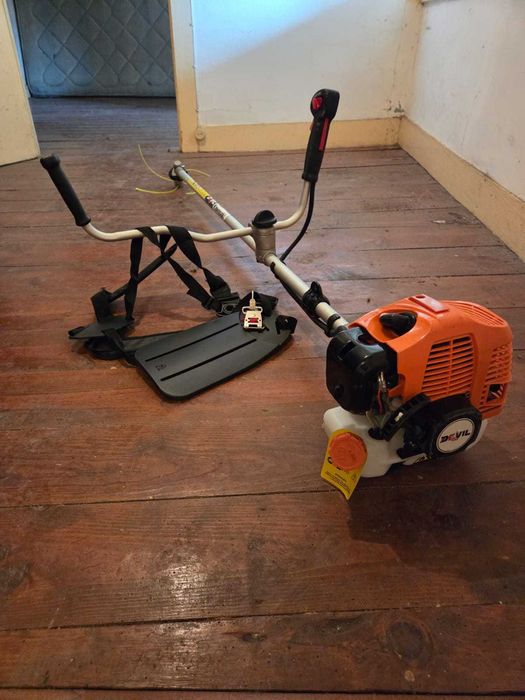 Roçadora NC008 Devil'Tools c/ Motor Kawasaki TJ 45E