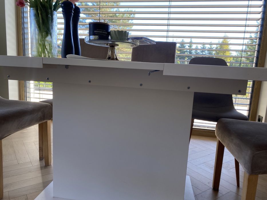 Biały stół 6/8 osob  200 cm na 90 cm