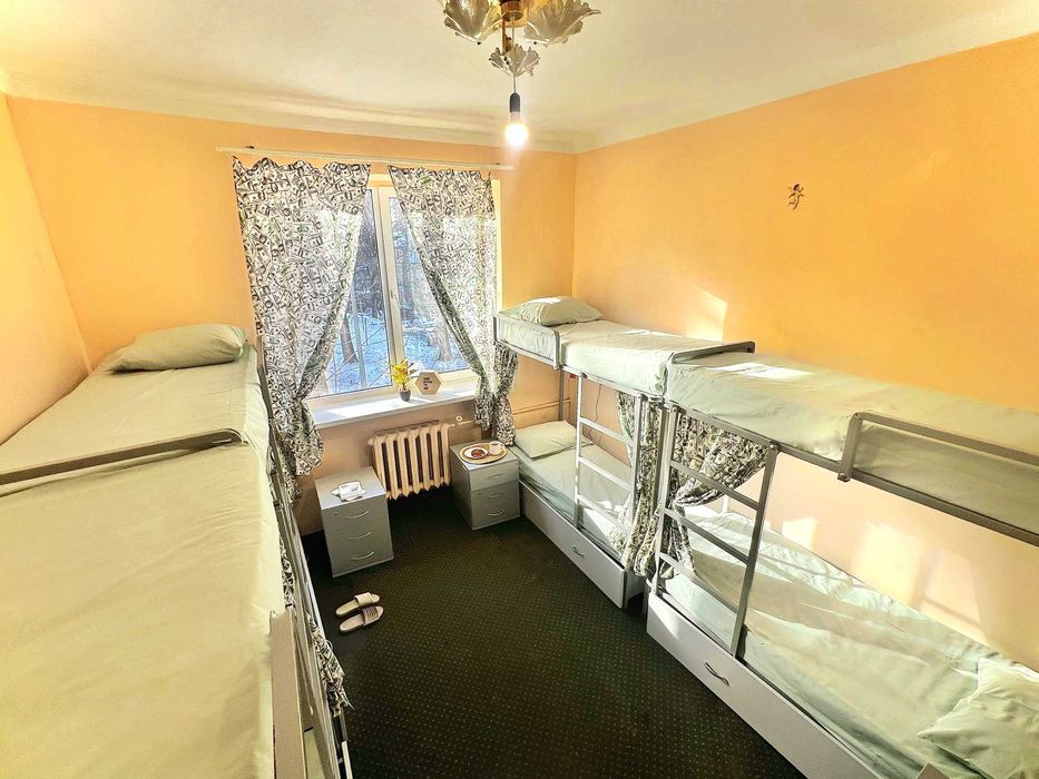 Хостел Печерська! Легко дістатись без ліфта! Теплота та  світло!