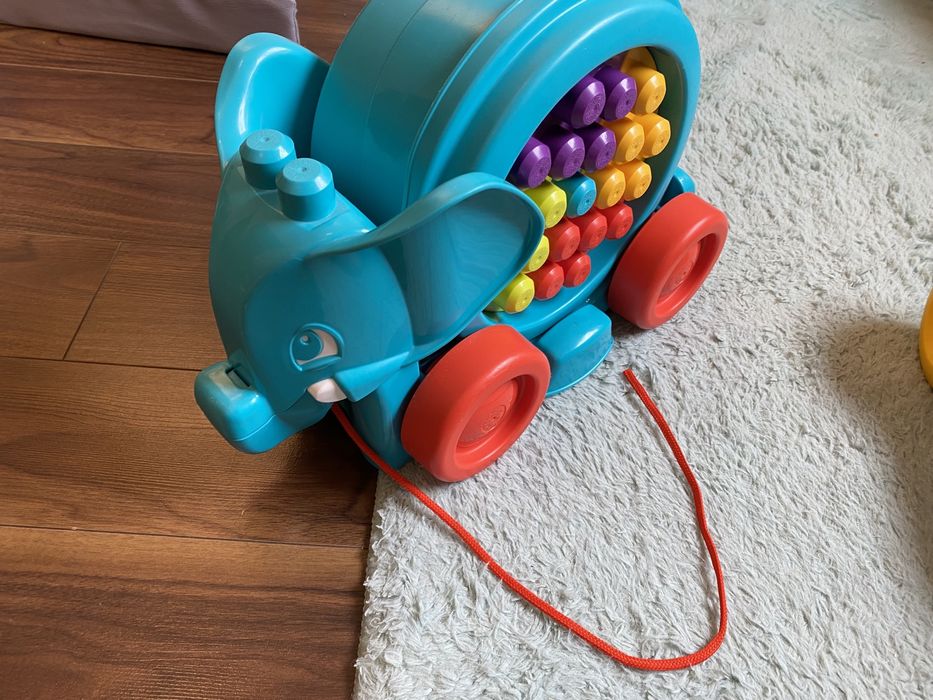 Słoń do ciągnięcia z klockami Mega Bloks