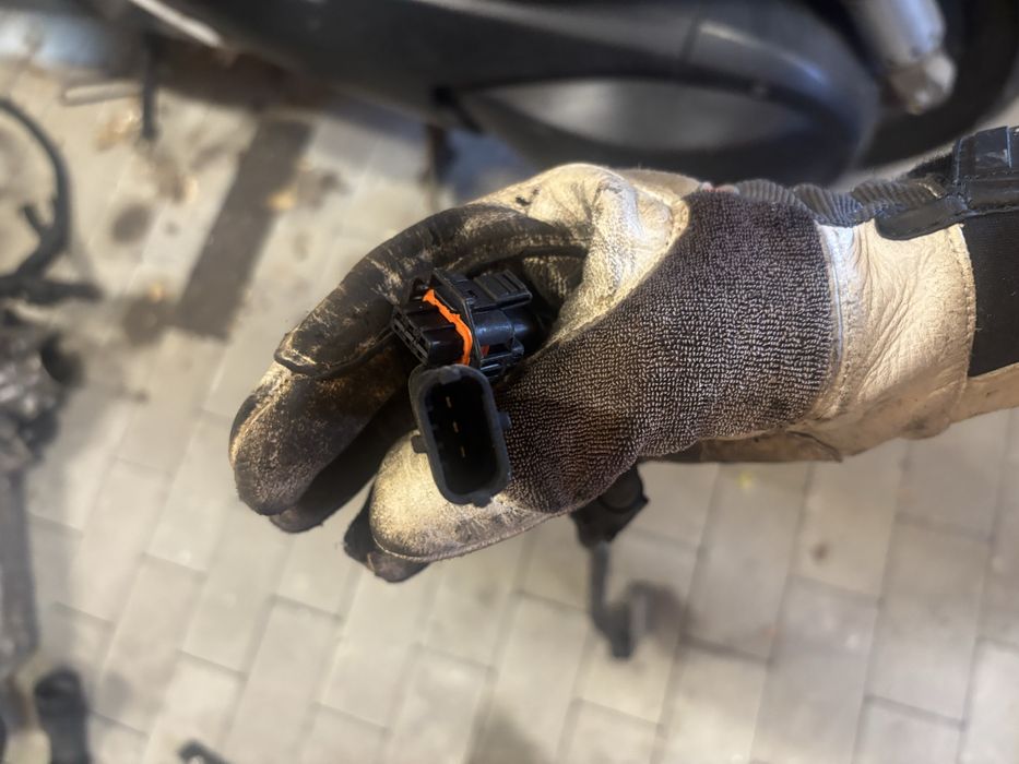 Samochodowa wiązka elektryczna z modułem rezystorem peszel
