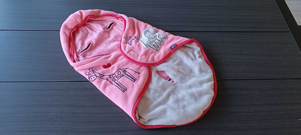 Otulacz do nosidełka do fotelika gondoli Lupilu zyrafa różowy poncho