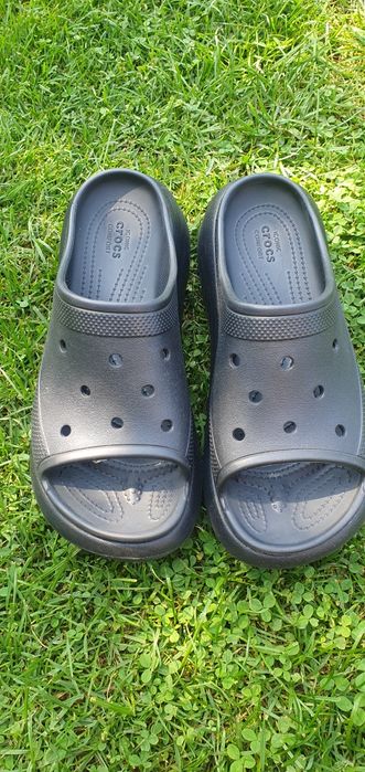 Crocs 42 m9w11 platforma klapki czarne