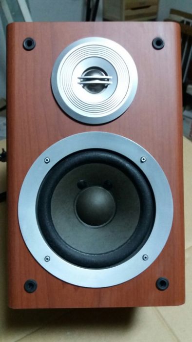 1 Coluna LG 40 Watt, Alta Fidelidade.