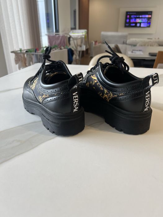 Sapatos versace jeans couture