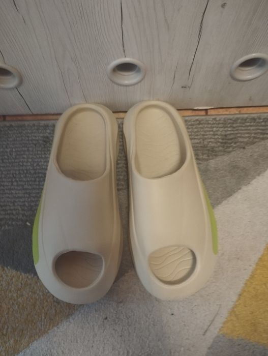 Nowe klapki damskie