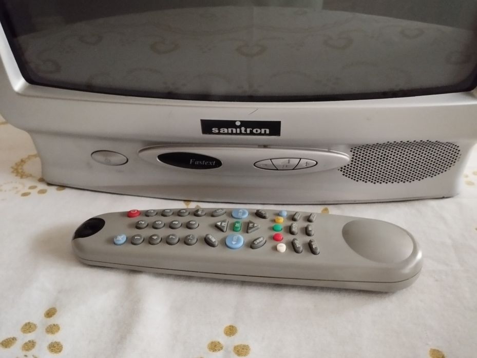 TV cores SANITRON 36cm (A funcionar a 100%)