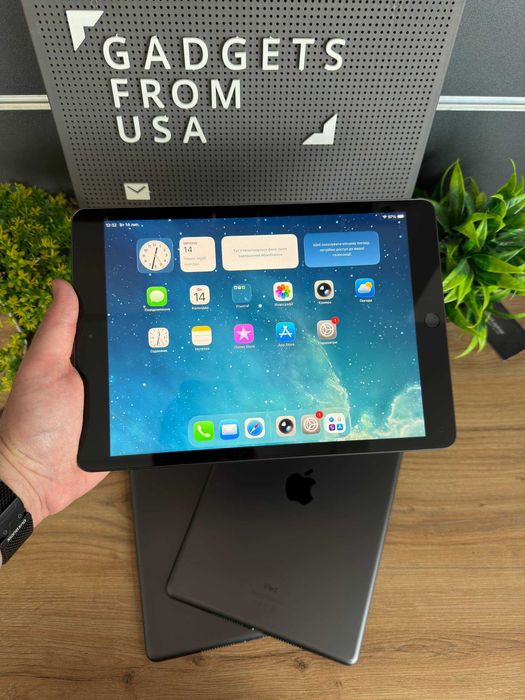 Планшет Apple iPad 8 10.2" 128 GB WiFi Space Gray