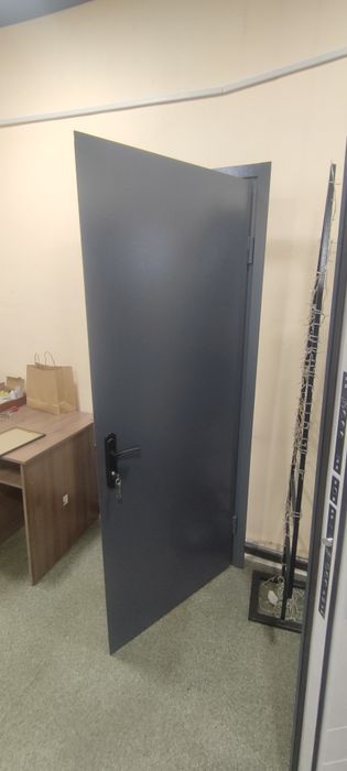 Входная металлическая дверь новая