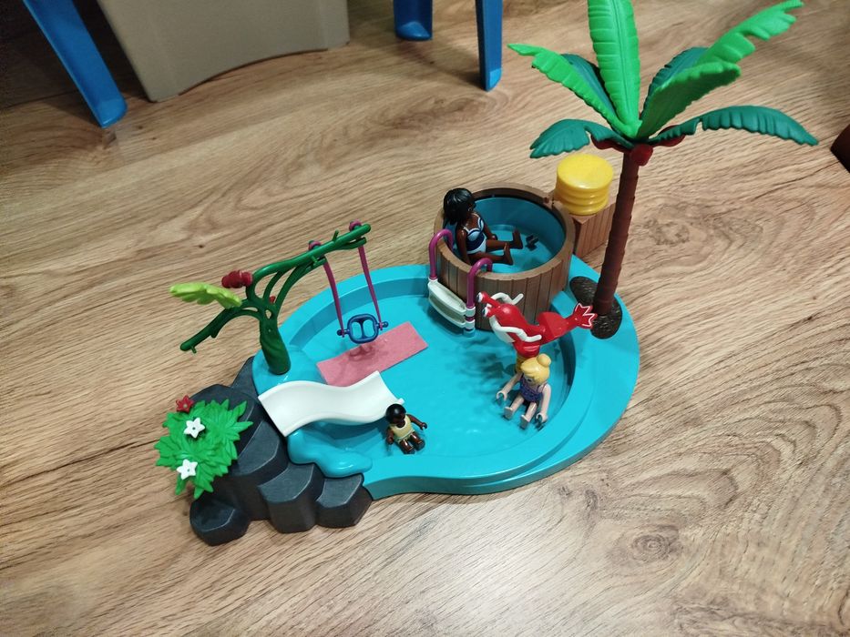 Brinquedo - Piscina e Figuras da PlayMobil