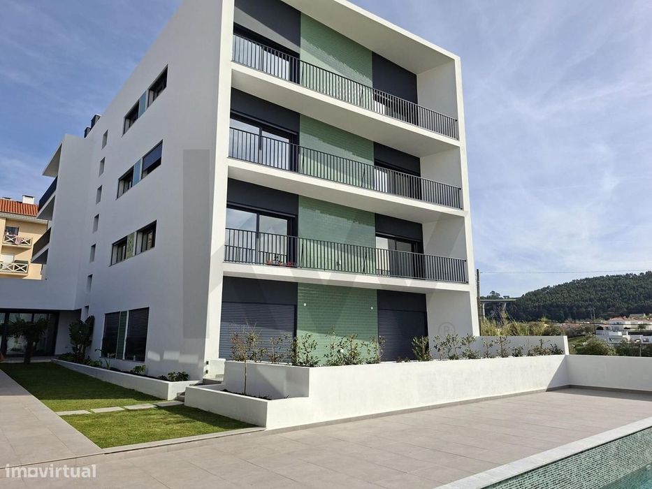 Apartamento T2 em Condomínio privado com Varandas, Piscina e Ginásio |