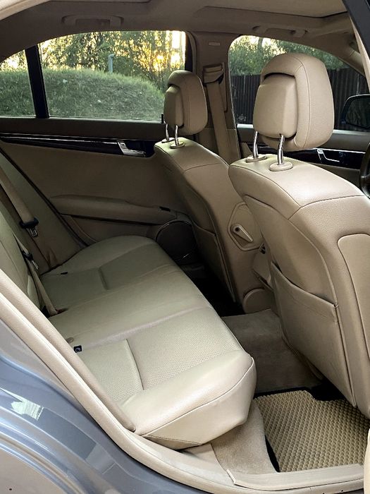 Mercedes-Benz C-Class 2008 VIN WDDGF81X78F142111 фото оголошення 12 з 16
