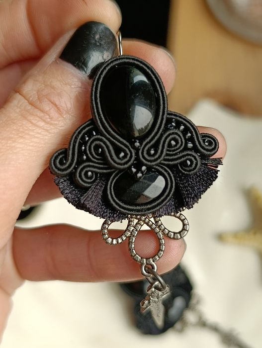 Całkowicie czarne kolczyki sutasz soutache z onyksami gotyckie goth