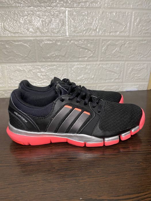 Кросівки Adidas Розмір 36⅔ (22,5 см)