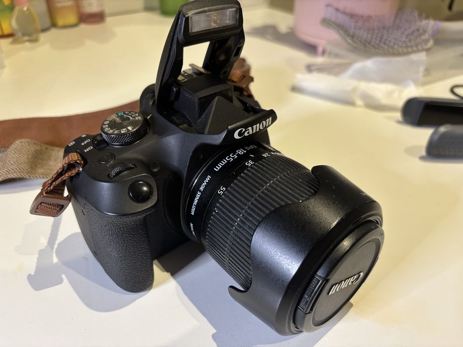 Canon EOS 2000D + Lente 18-55mm | Excelente Estado | 300€