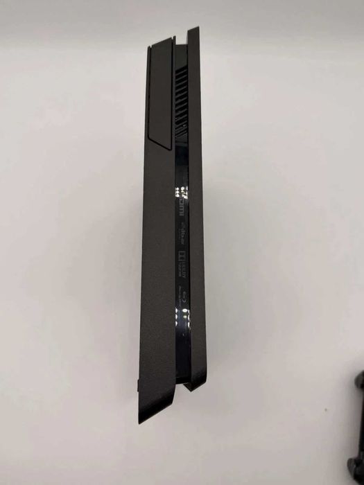 OPORTUNIDADE - PS4 Slim 500GB + 1 Comando + Cabo Alimentação