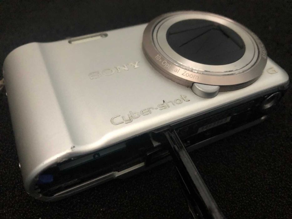 Sony Cyber-shot DSC-H55