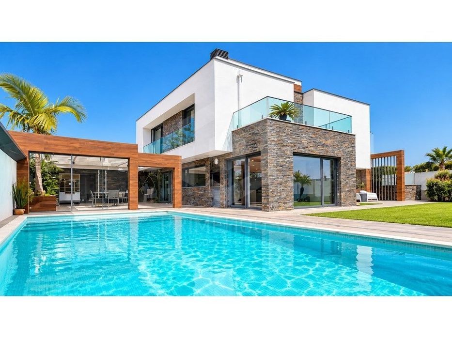 Moradia T4 Premium com Piscina Coberta e Garagem