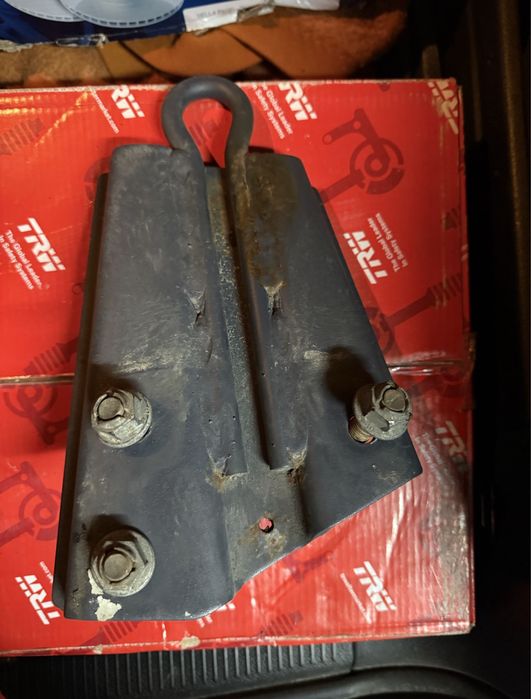 Буксировочна петля (Вухо) Mercedes Sprinter A906