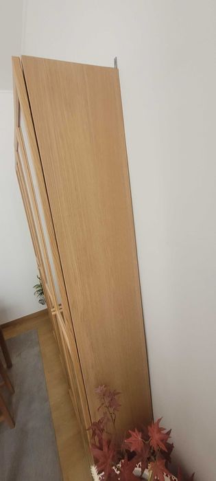Estante/vitrine de parede multiusos como nova