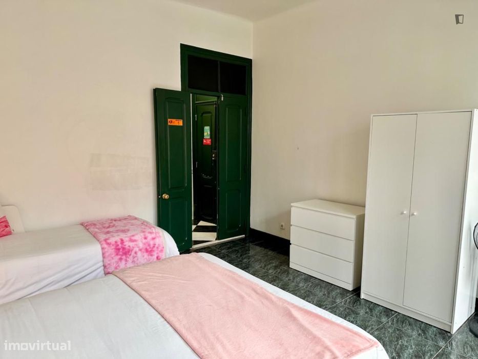 Quarto - localizado em Penha de França Lisbon