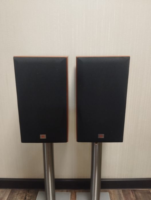 Продам акустические колонки  JBL Е30