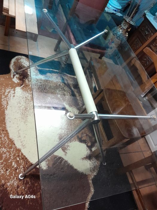 Mesa em vidro temperado