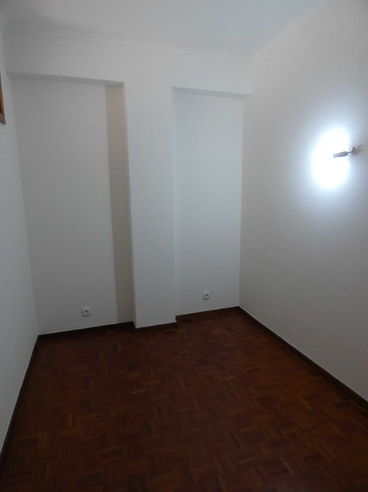 Arrendamento T2 + 1 Rua dos Burgaes, Porto