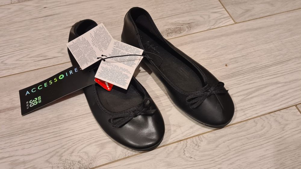 Nowe czarne baleriny New Yorker