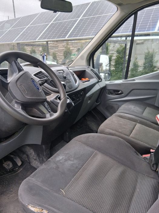 Ford Transit 2.2 155 koni z 2015 roku doca 7 osób
