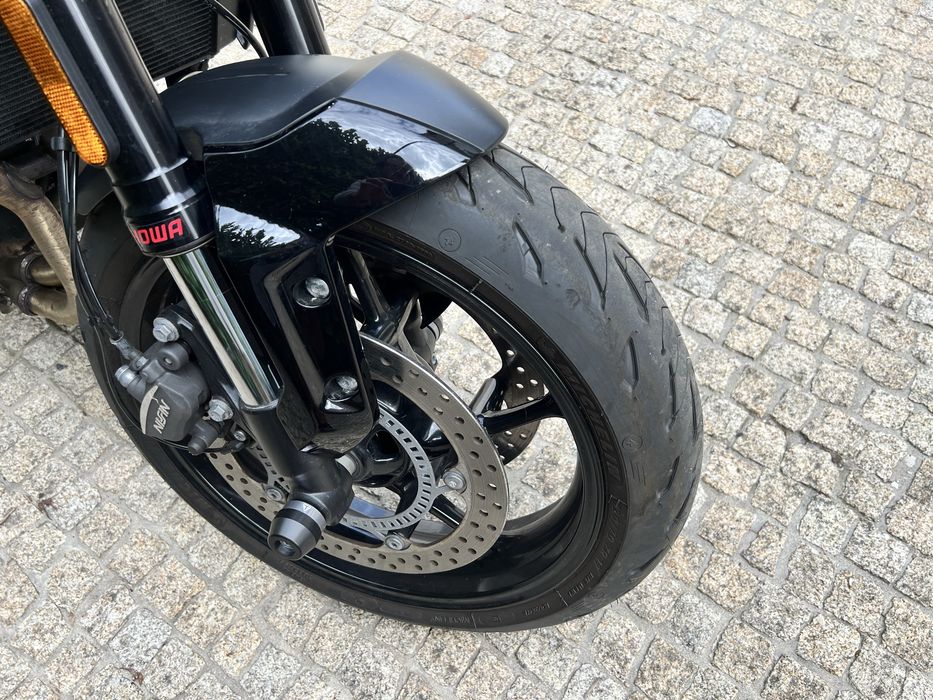 Triumph Trident 660 preta (11/2024) – 2 536 km – 1.º dono – como nova