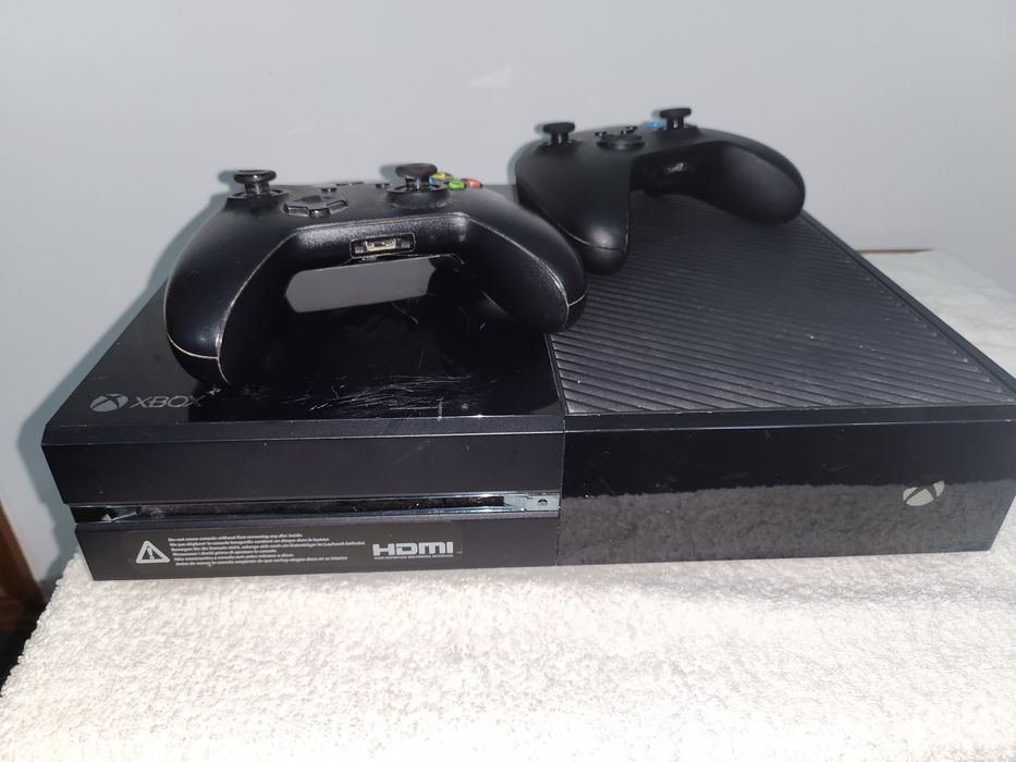 Xbox One Fat + 4 jogos