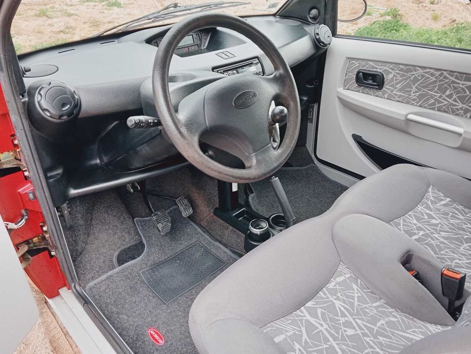 Vende-se Microcar MC2 de 2005 em muito bom estado geral com poucos quilómetros. Viatura sempre bem estimada.