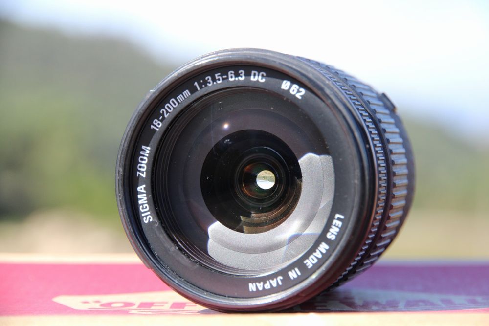 Sigma 18-200mm F/3.5-6.3 DC ( Canon EF)