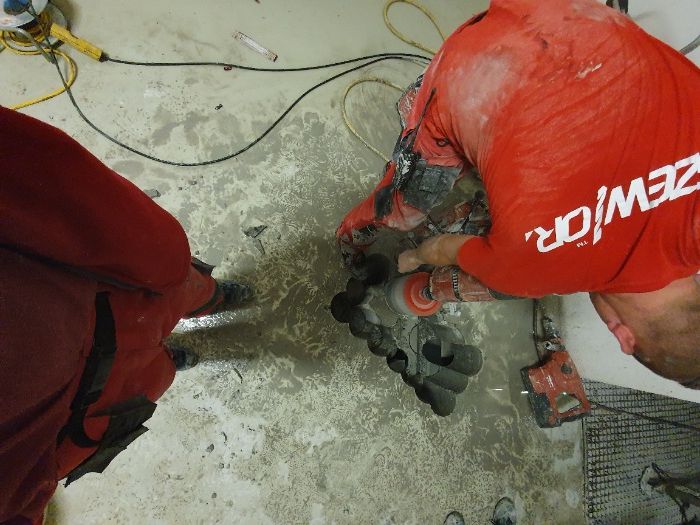 Wiercenie otworów w betonie wycinanie cięcie kucie betonu ścian