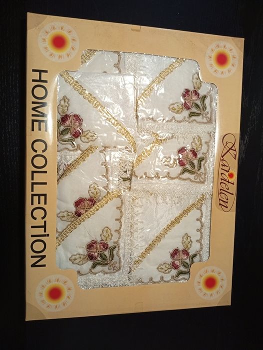 Скатертина +12 серветок Kardelen