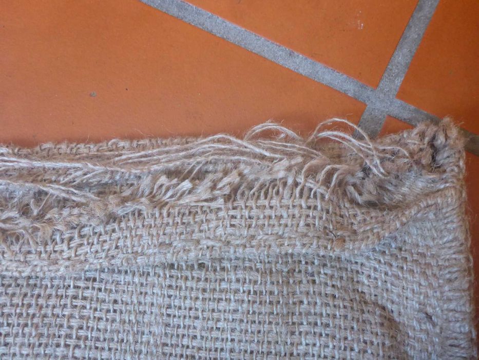 Dois sacos usados de serapilheira juta natural - transporte de café