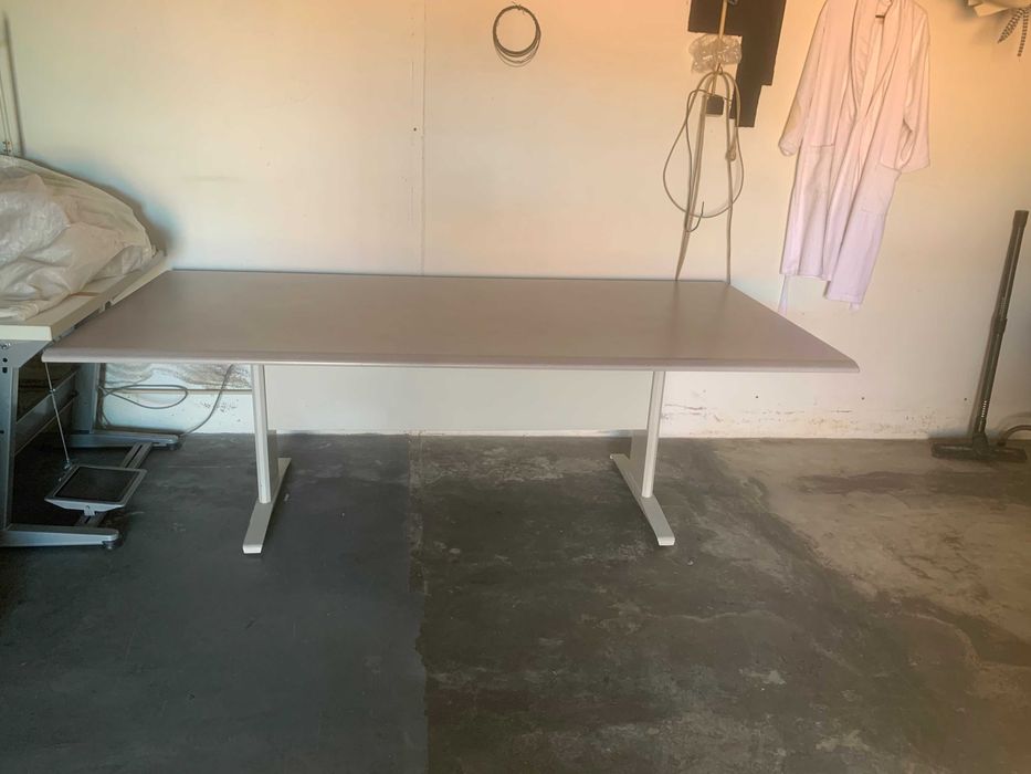 vendo mesa de compotador nova