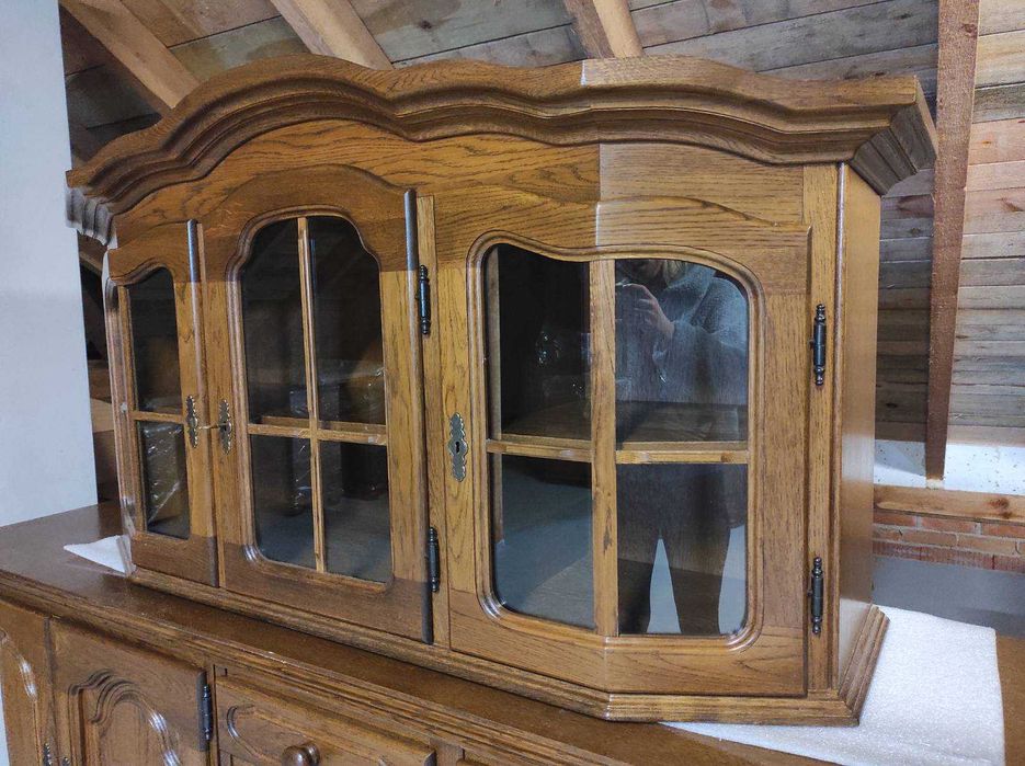 Piękna dębowa witryna wisząca FLANDERN dowóz wysyłka