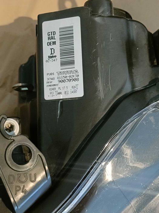 Óptica (esquerda) Toyota Auris 2017(_E18_)