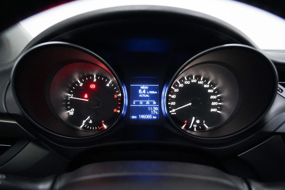 Toyota Avensis — fotografia 9