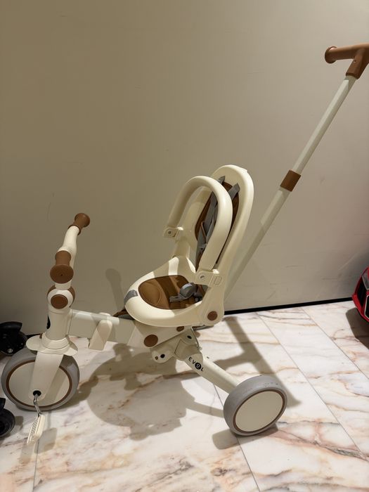 Triciclo de criança EVOL